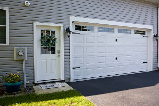 24/7 Emergency Garage Door Panel Replacement experts in Trenton, OH
